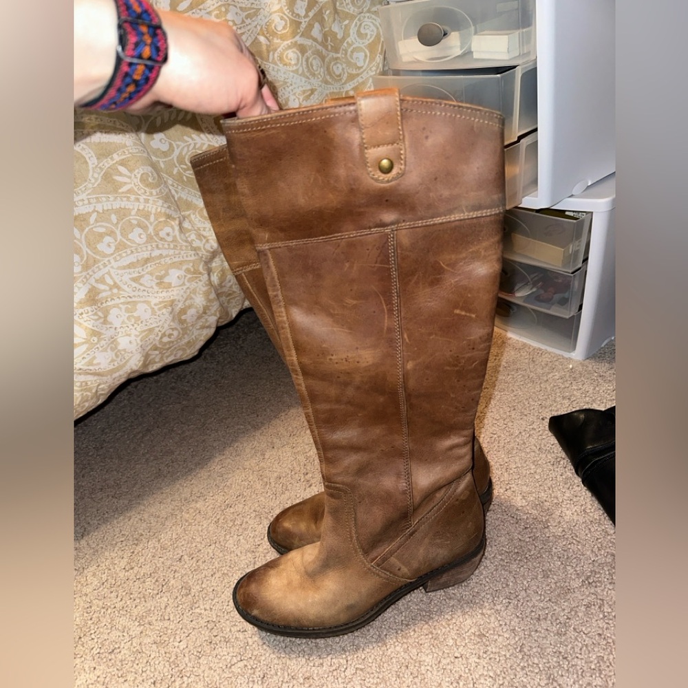 Gianni Bini knee high boot
